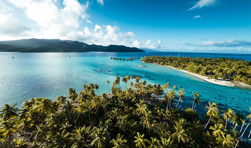 vue arienne de l'le de Tahaa en Polynsie