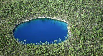 Les trous bleus, fantastiques curiosités naturelles des Bahamas !
