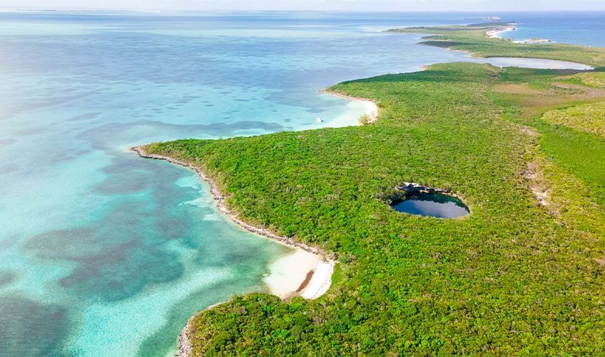 Trou bleu sur les Berry islands aux Bahamas