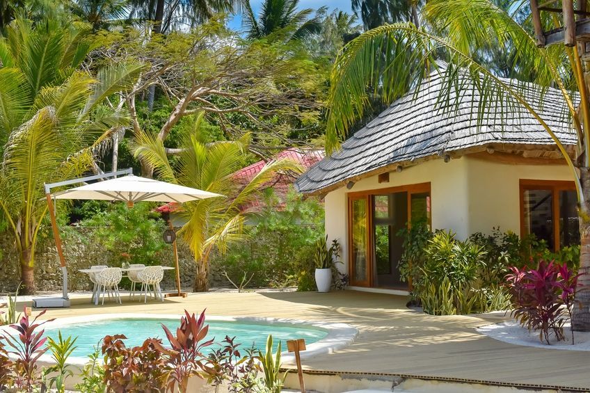 white sand piscine privee