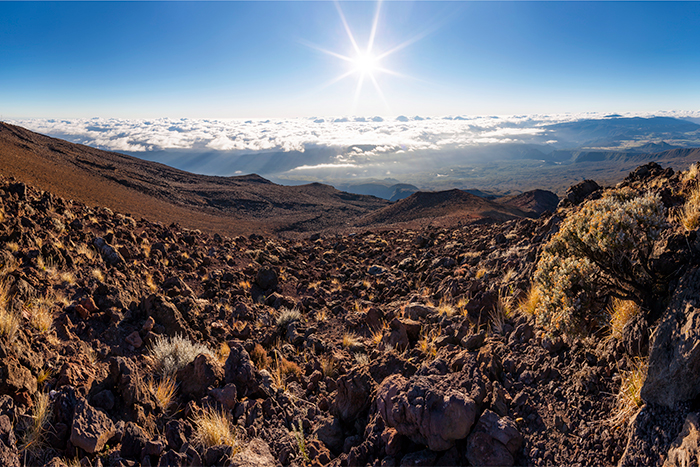Lever du soleil sur le Piton des Neiges